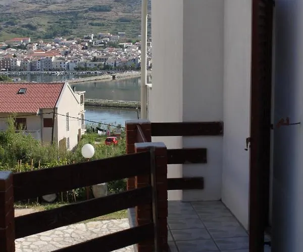 Apartament By The Sea Pag - 6290 Pag Town